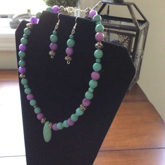 Hand Crafted Turquoise & Purple Beaded Jewelry Set. - Picture 7 of 7